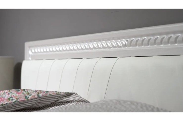 Полутороспальная кровать Гертруда, М9, Экокожа с пуговицами без основания, белая лиственница/ясень жемчужный в Орле - изображение 2