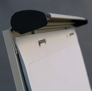 Доска-флипчарт магнитно-маркерная 2х3, TF02/2011, 70x100 см, передвижная, держатели для бумаги в Орле - предосмотр 8
